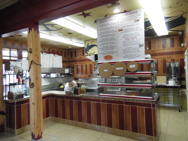 Pizza Nona inside - RESIZE