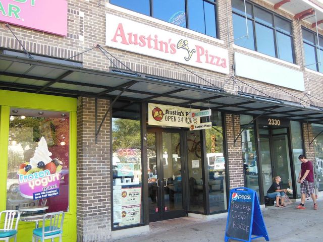Austins Pizza outside - RESIZE