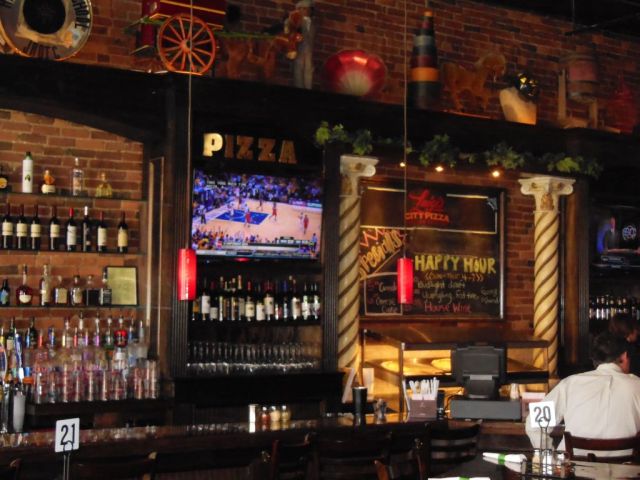 Luigis - inside2 - RESIZE