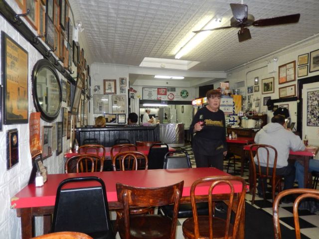 Totonnos - inside - RESIZE