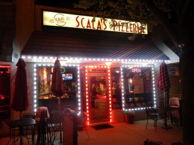 Scalas Pizzeria - outside - RESIZE