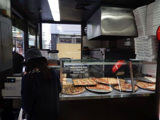 Steves Pizza - counter - RESIZE