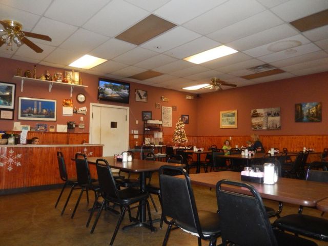 Joes - inside - RESIZE