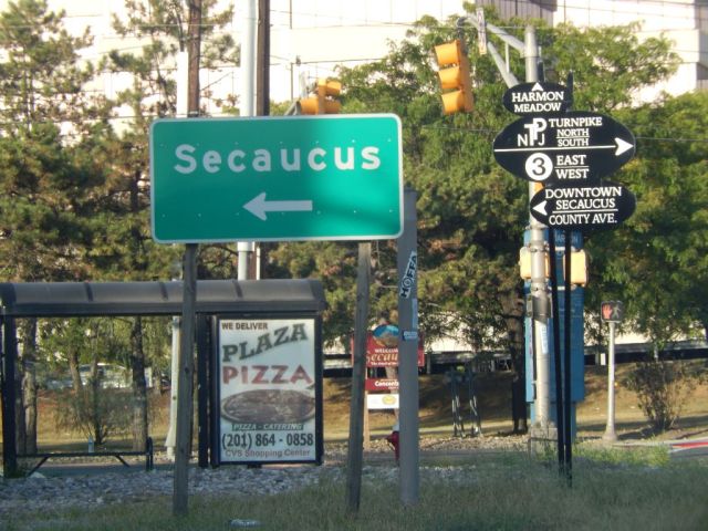 plaza-pizza-sign-resize