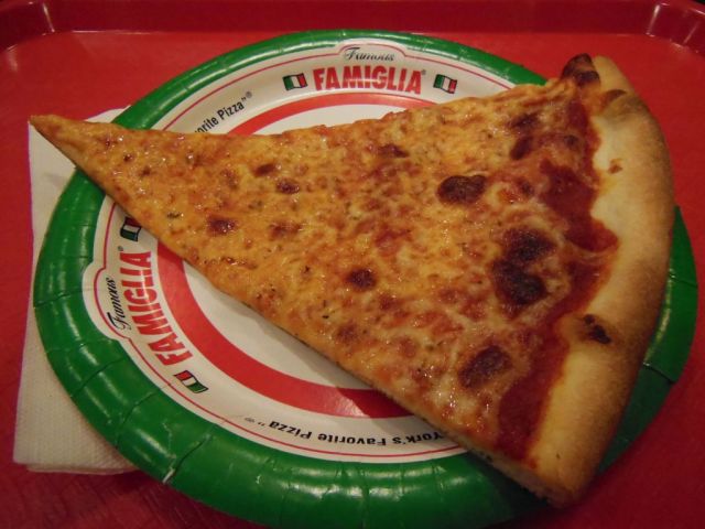 famous-famiglia-midtown-slice-resize