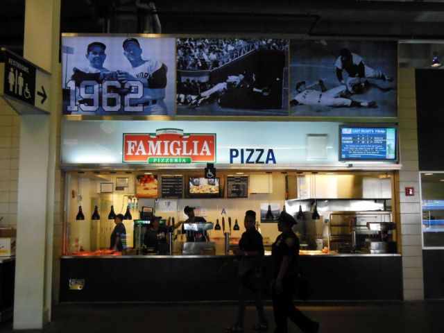 famous-famiglia-yankee-stadium-resize