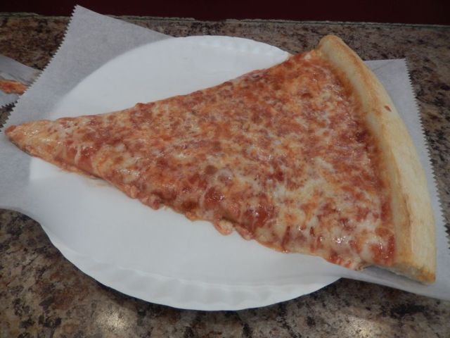 Lucia Pizza - slice - RESIZE