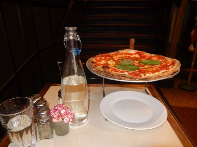 Angelos Pizza - table - RESIZE