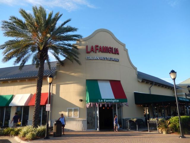 La Famiglia - outside - RESIZE