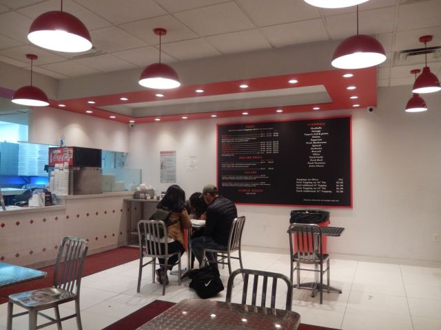 Gotham Pizza - Iinside2 - RESIZE