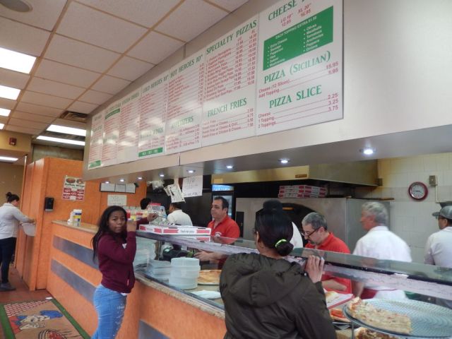 Broadway Pizza - inside - RESIZE