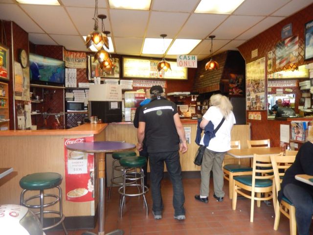 Phils Pizza - inside - RESIZE