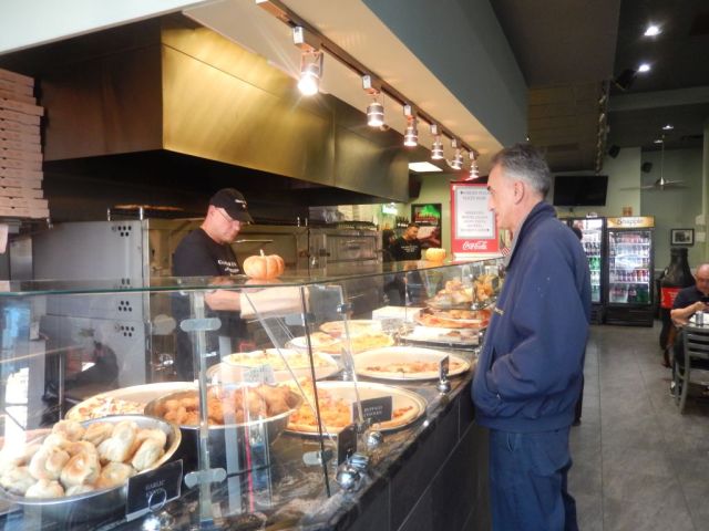 Gloria Pizza - inside - RESIZE