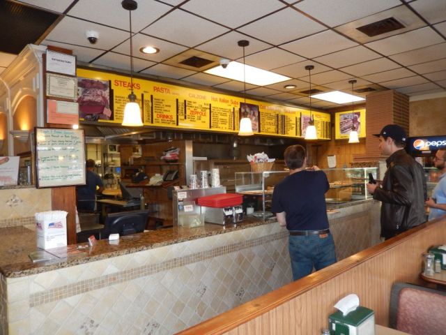 Giannis - inside - RESIZE