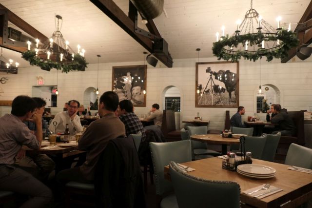 Lou Malnatis - inside